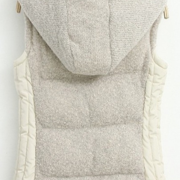 Two toned white and cream vest with hood - Picture 2 of 4